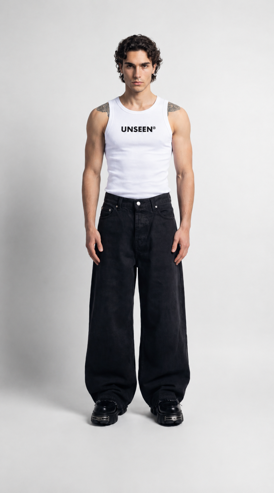 Essential Tank Top