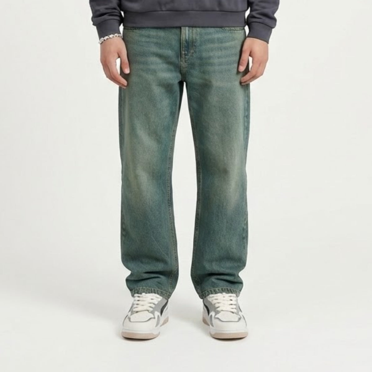 STRAIGHT FIT - JEANS